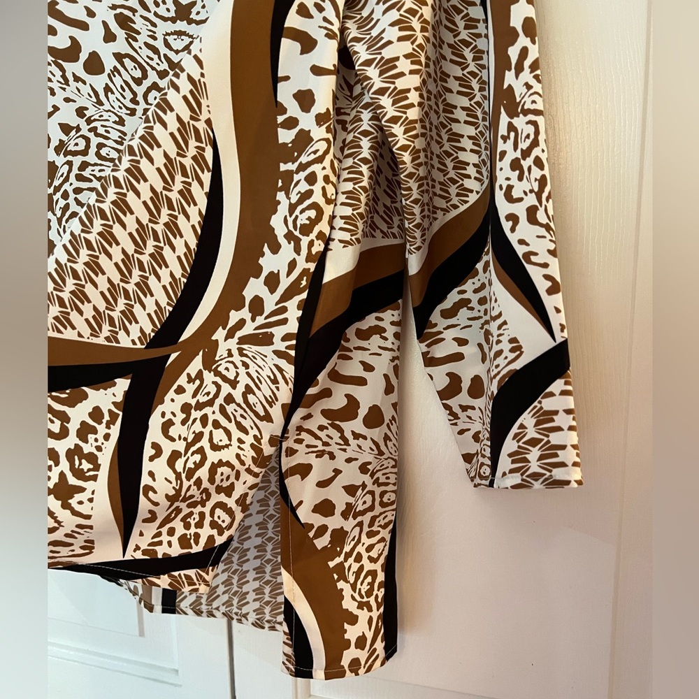 Ellen Tracy Abstract Brown and Black Blouse NWOT Size S - Picture 5 of 7